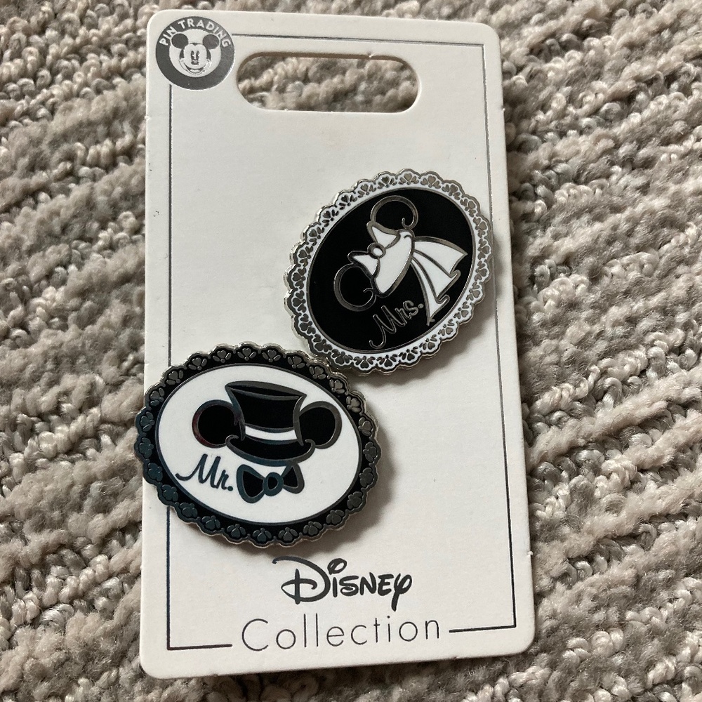 Authentic NWT Disney Newlyweds Pin set